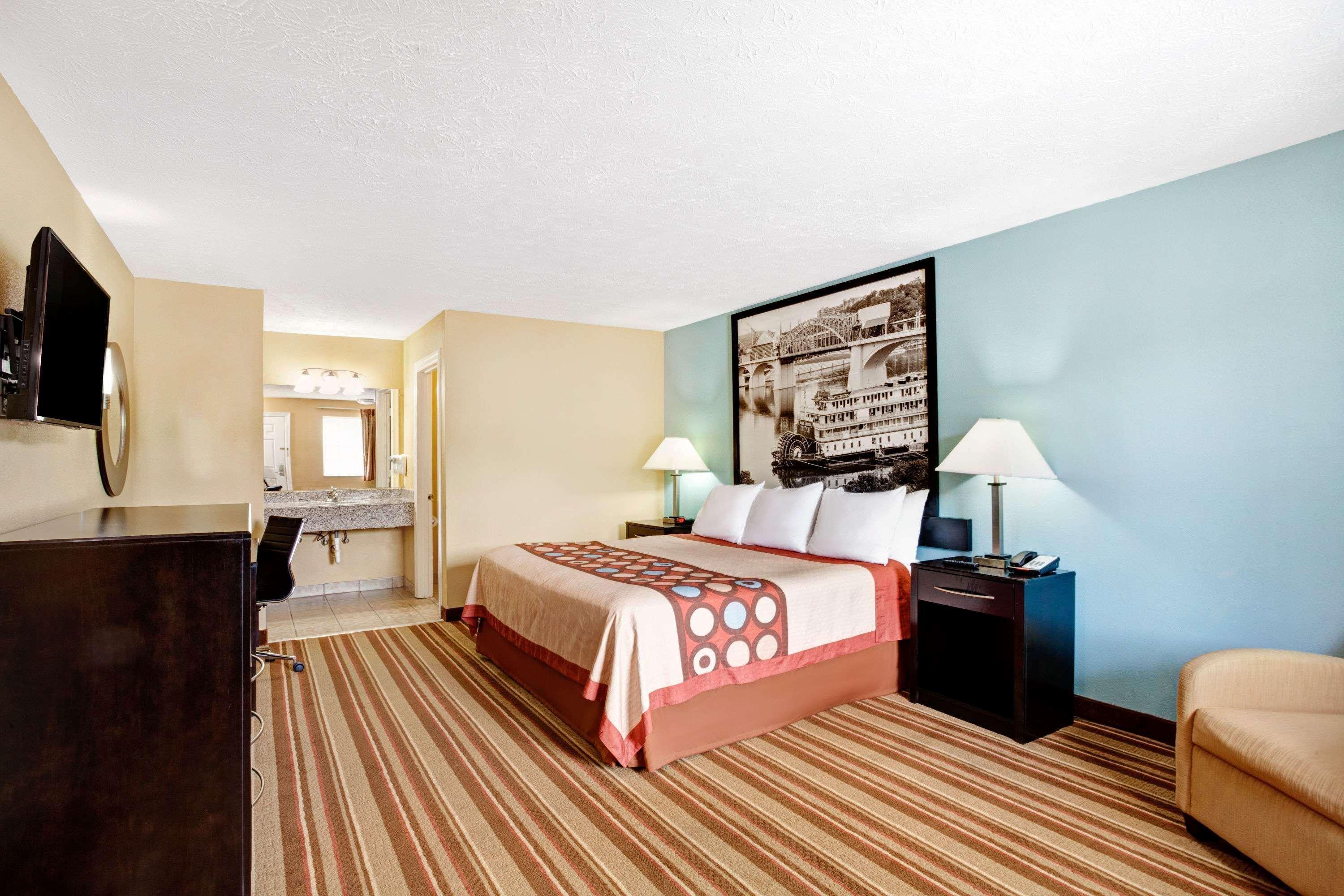 Super 8 By Wyndham Whites Creek/ Nw Area Hotel 2*