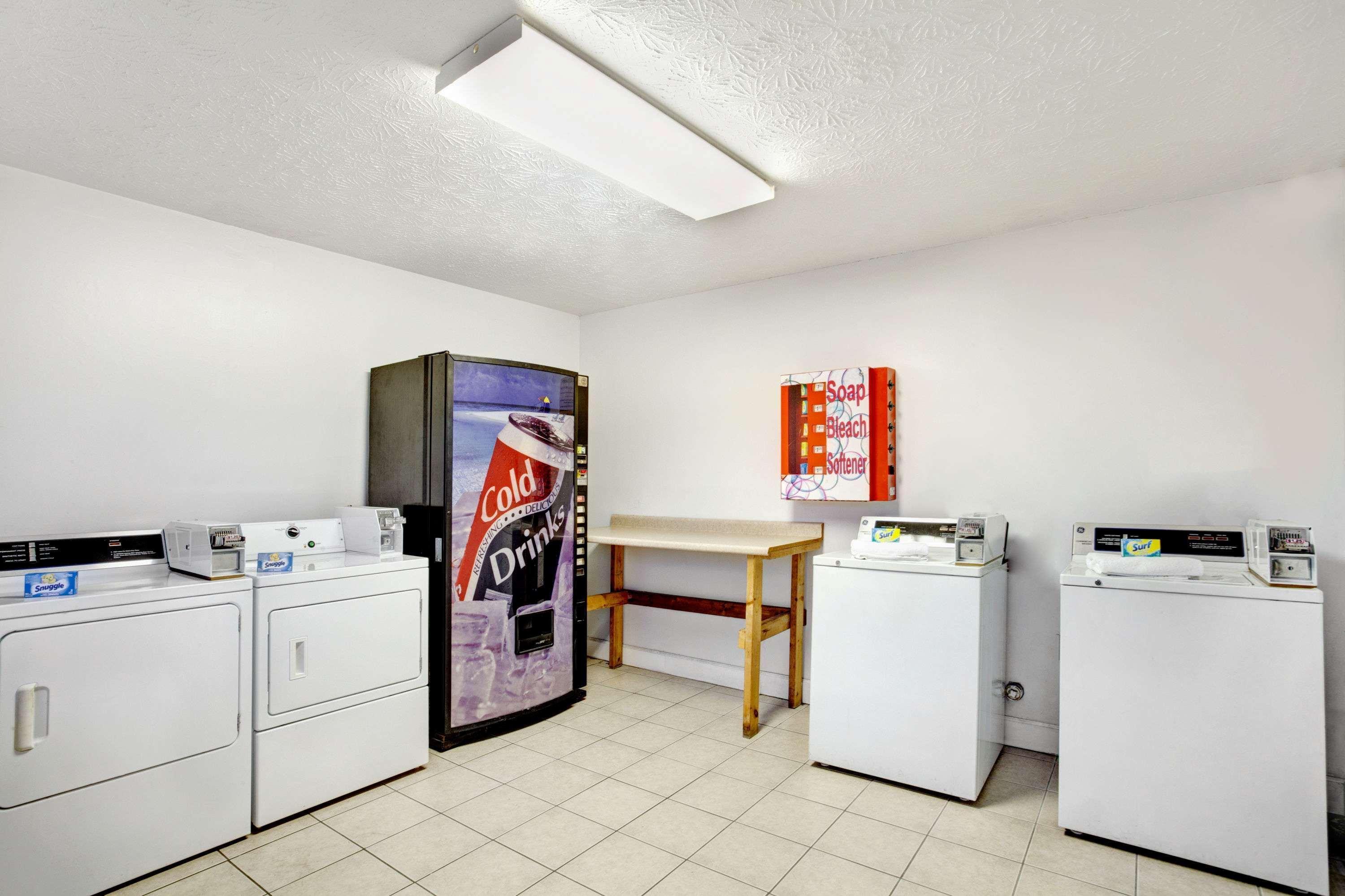 Super 8 By Wyndham Whites Creek/ Nw Area Nashville