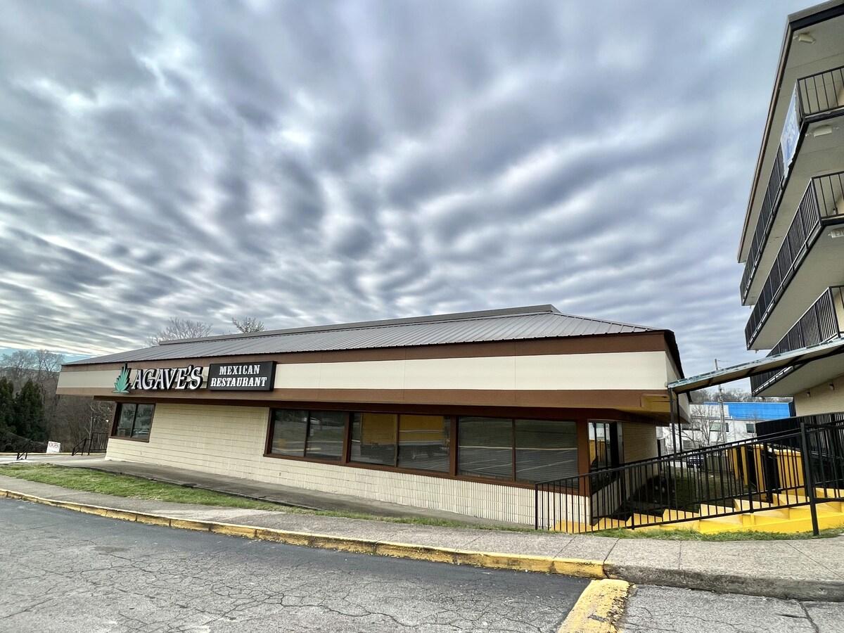 Rodeway Inn- Airport - Downtown - Mexican Restaurant On Site