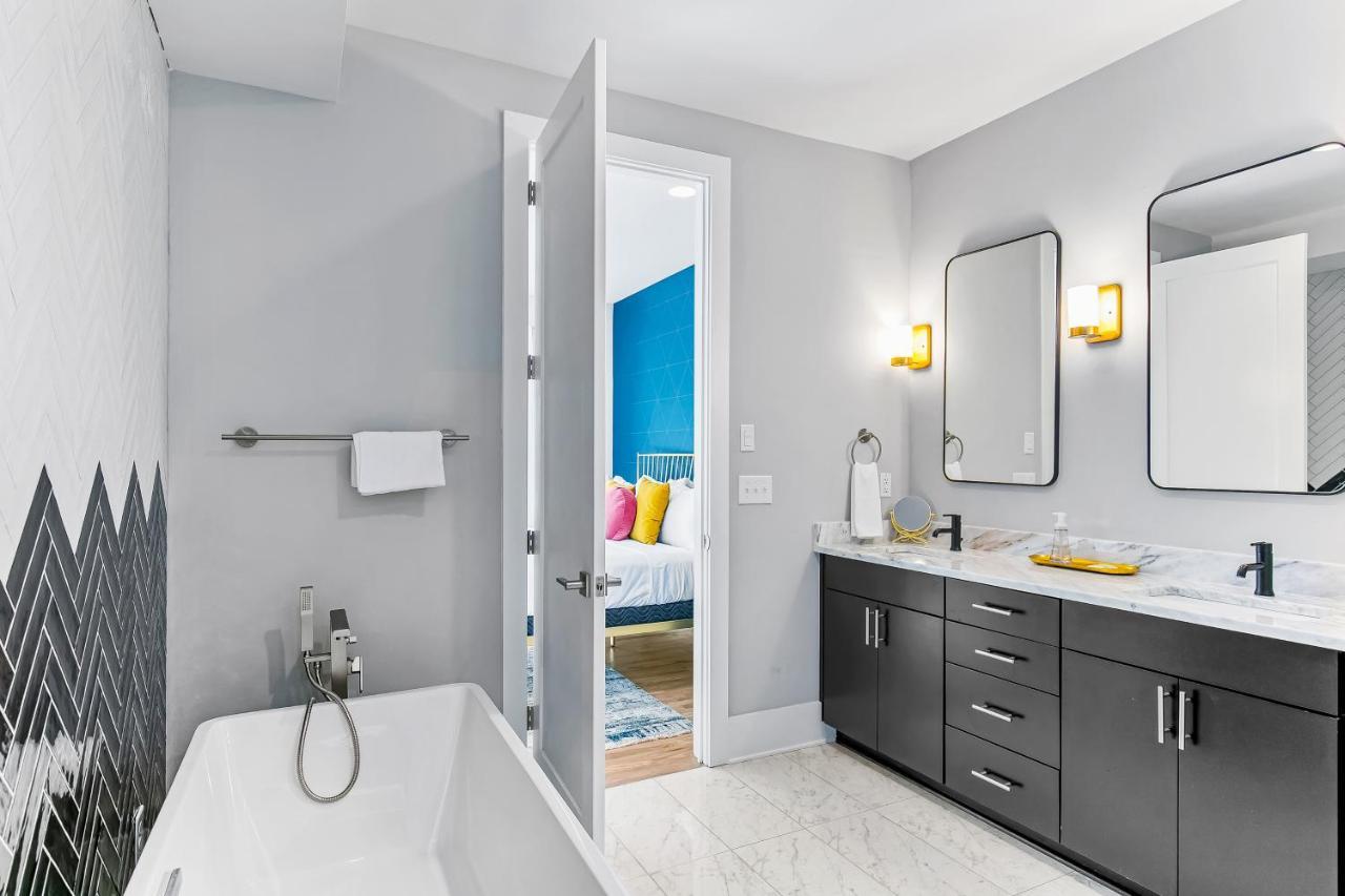 Holiday home Taking Care Of Business *