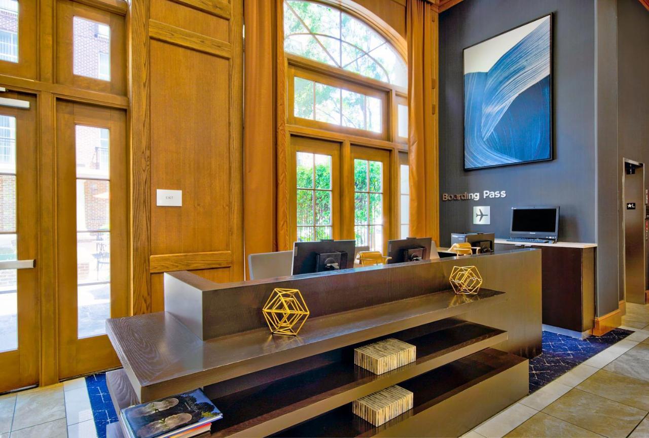 Courtyard By Marriott Hills 3*