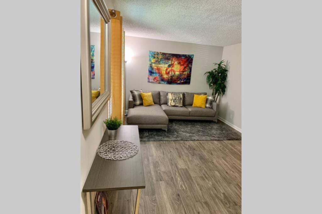 Luxury Townhome 20 Min To Music City, Apartment Nashville