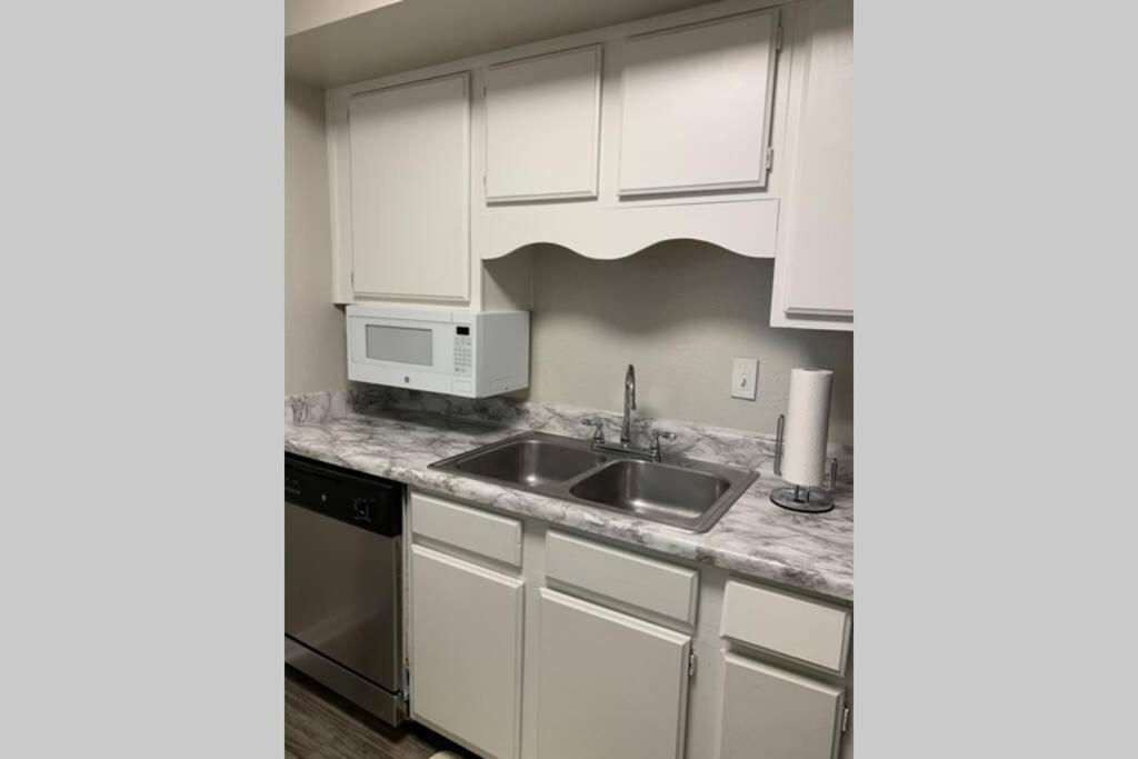 Luxury Townhome 20 Min To Music City, *