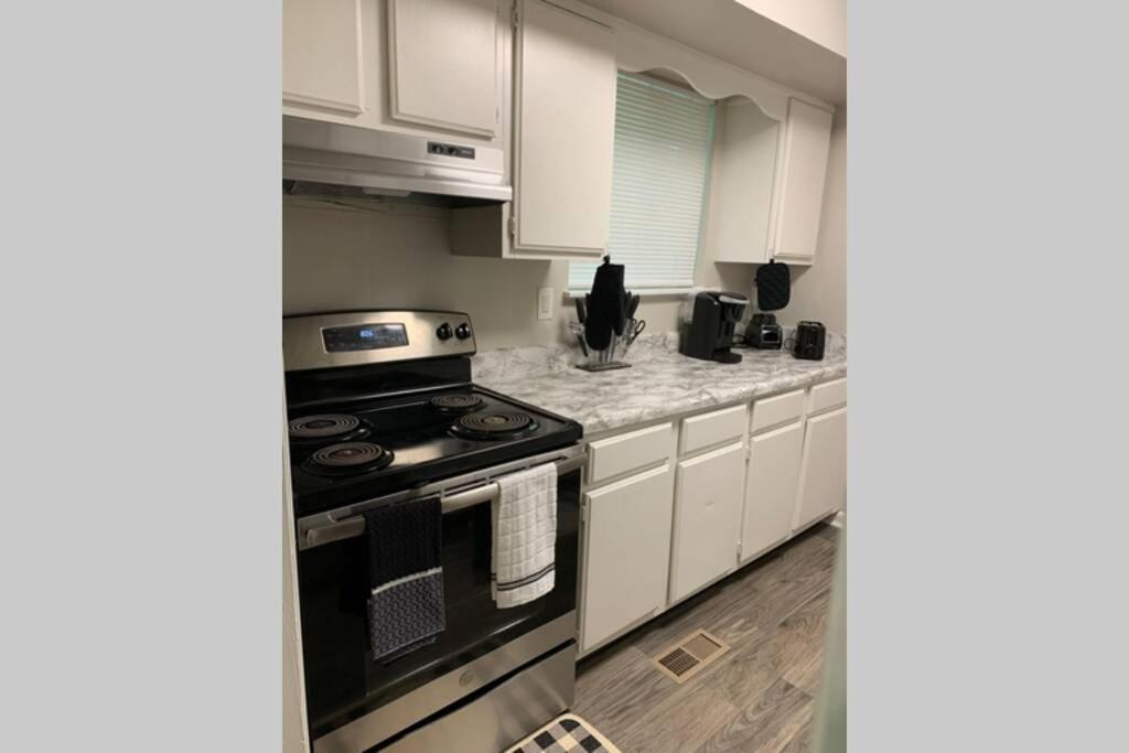 Luxury Townhome 20 Min To Music City,