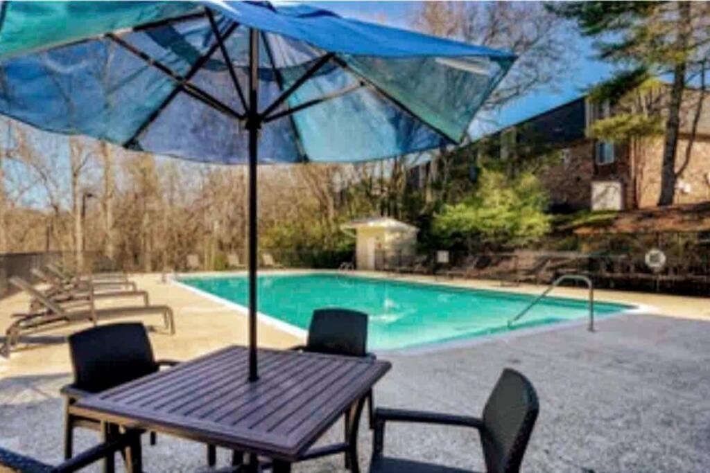 Luxury Townhome 20 Min To Music City, * Nashville