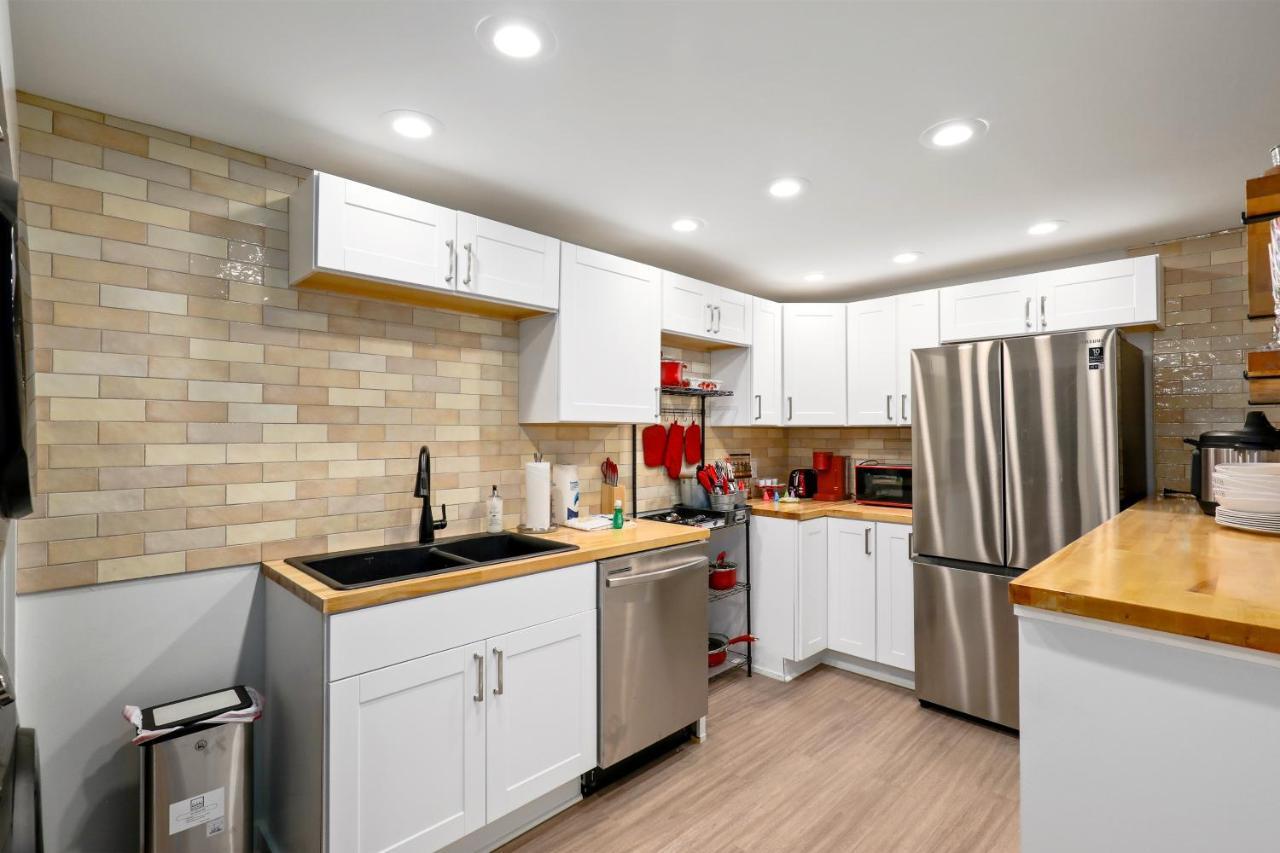 East Nook Of Both Worlds * Nashville