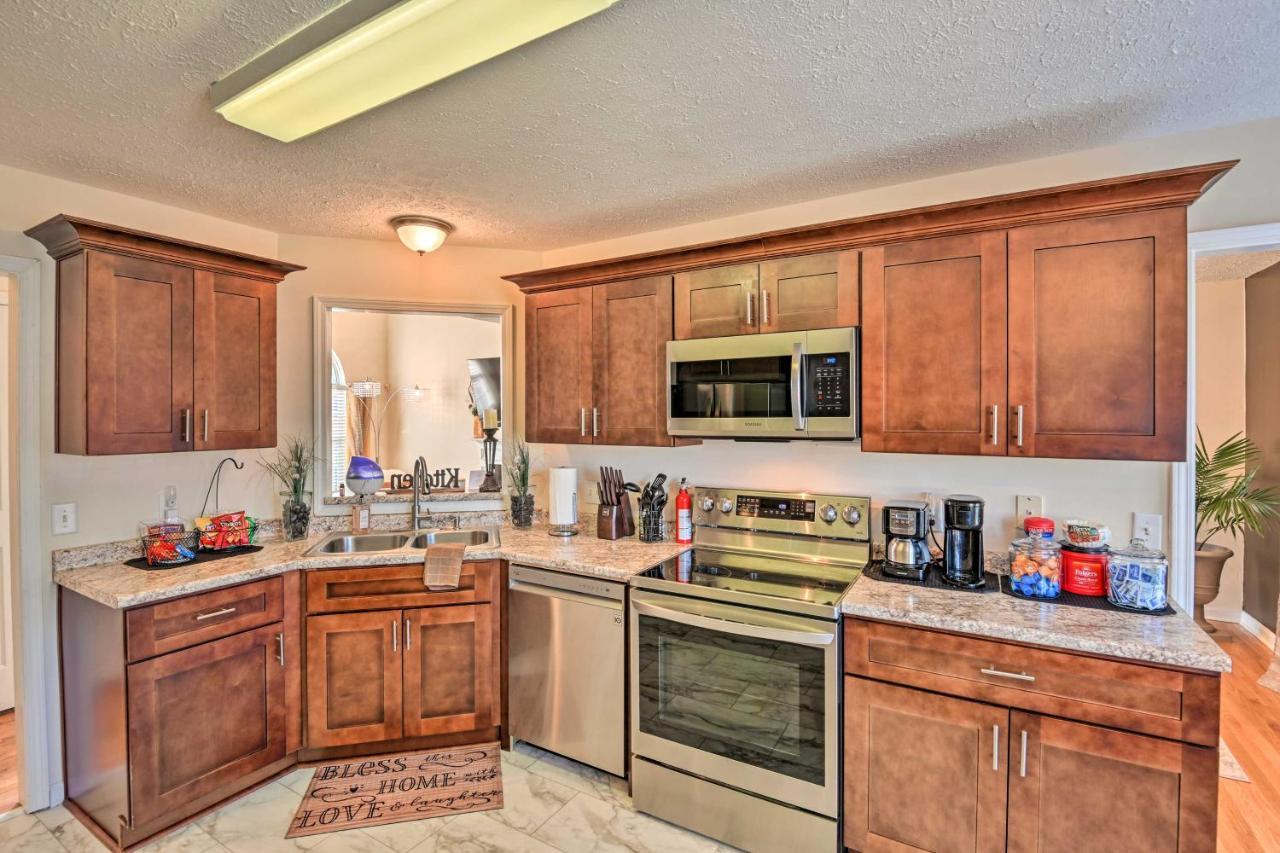 Charming About 6 Mi To Downtown! Holiday home *