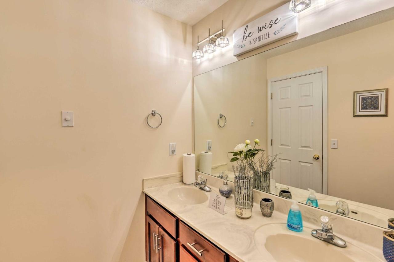 Holiday home Charming About 6 Mi To Downtown! *