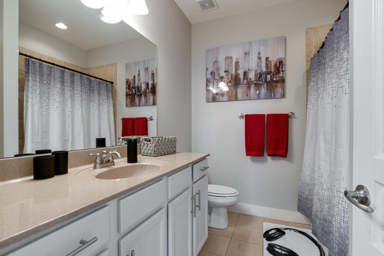 Music Row King Beds Keyless Entry *