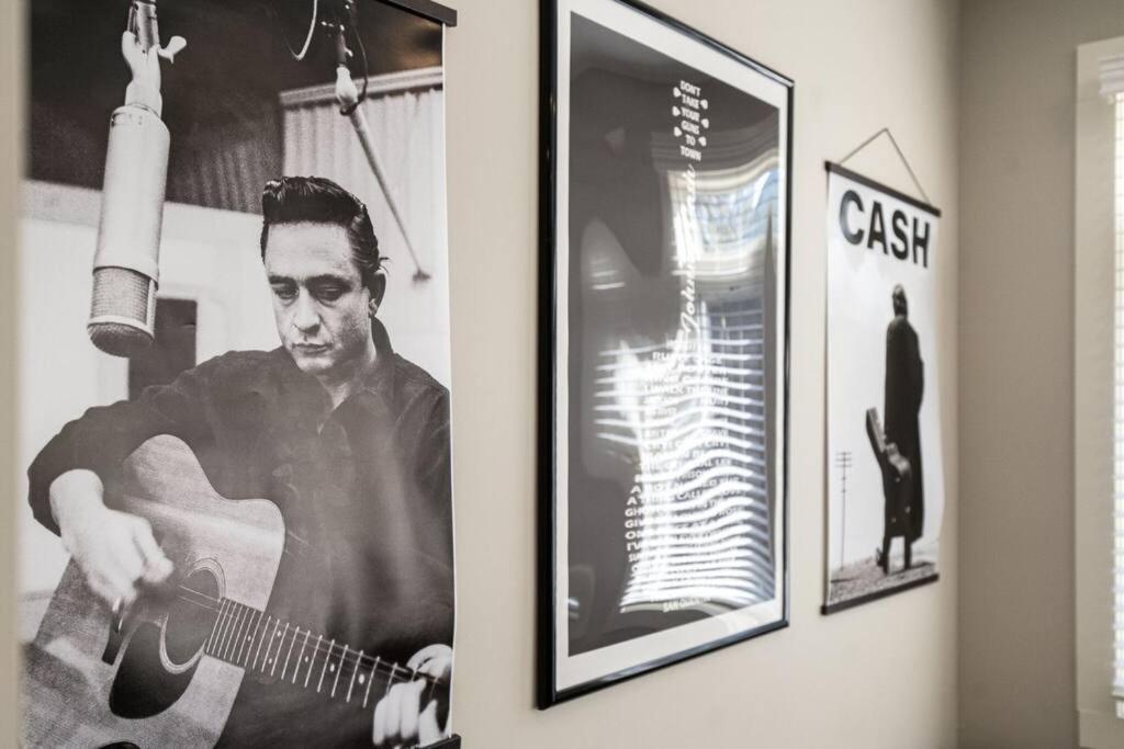 Cashville - Stylish Minutes From Broadway Apartment