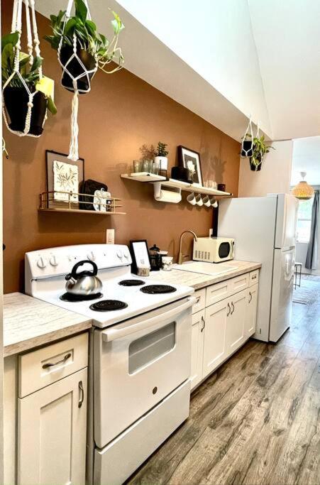 Love This Weho Gem Apartment *