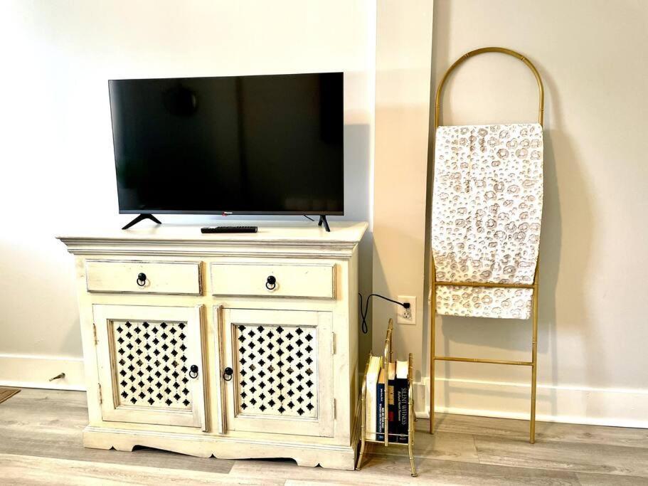 Weho House #11 Apartment