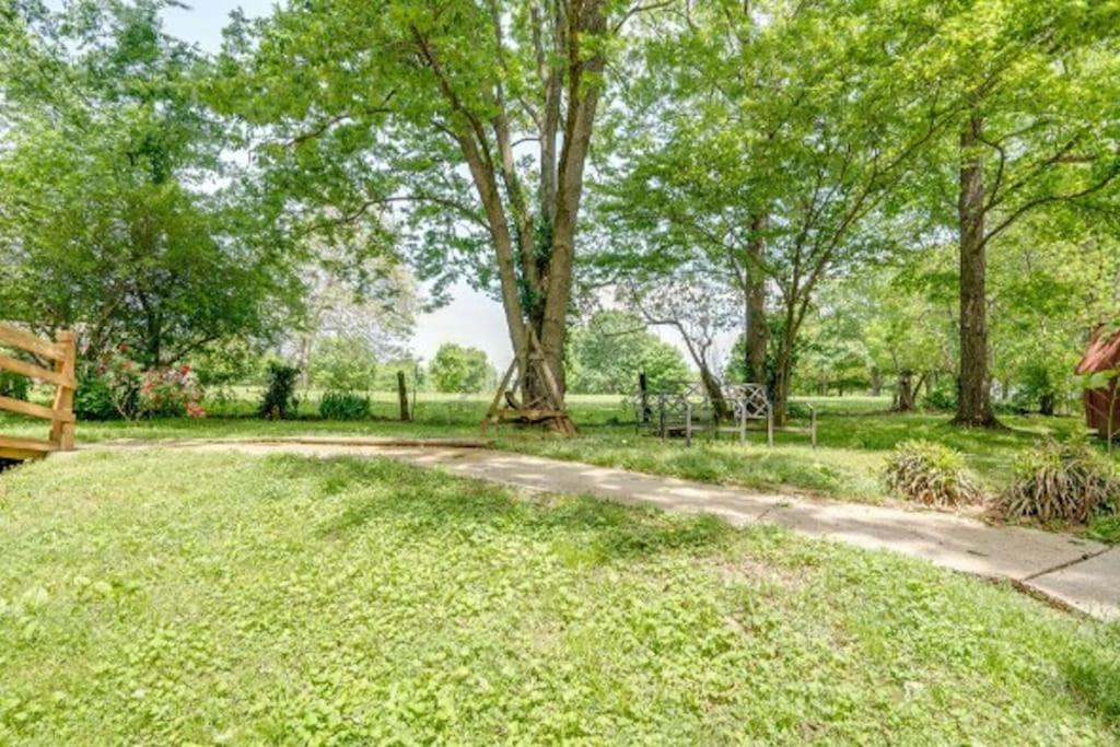 Green 25 Min From Downtown