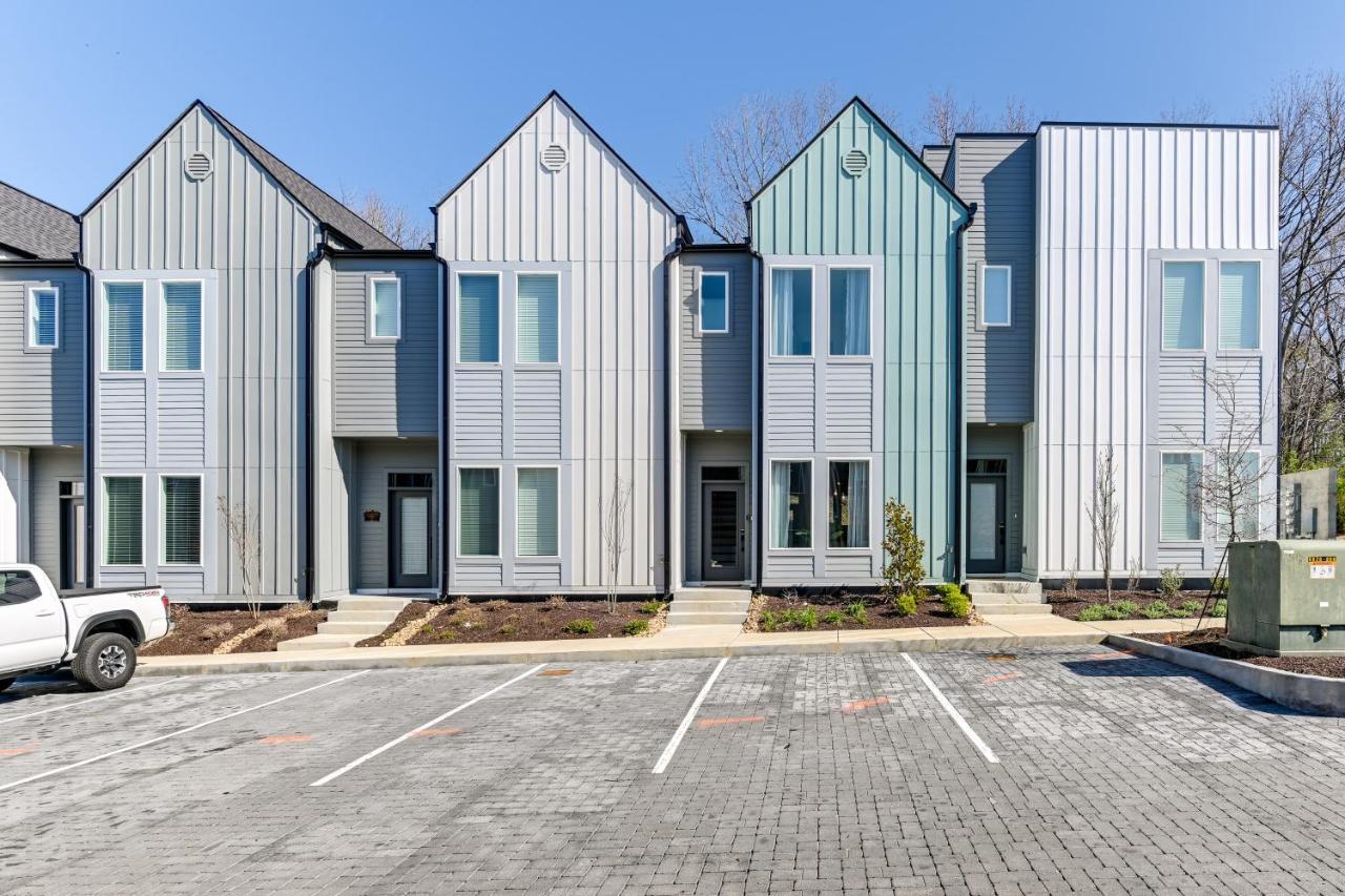 Holiday home Chic And Modern Townhome 7 Mi To Downtown *