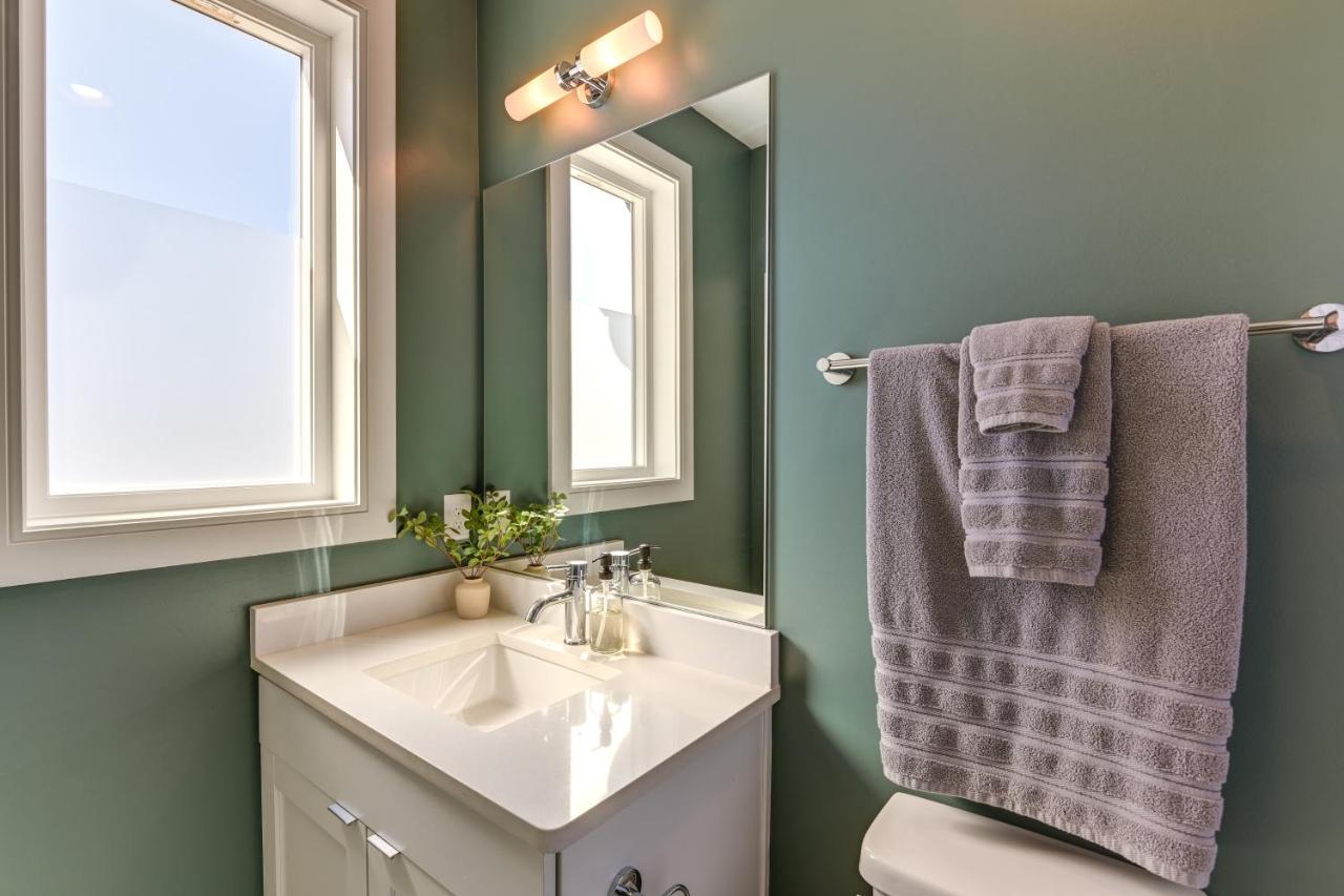 Chic And Modern Townhome 7 Mi To Downtown Nashville