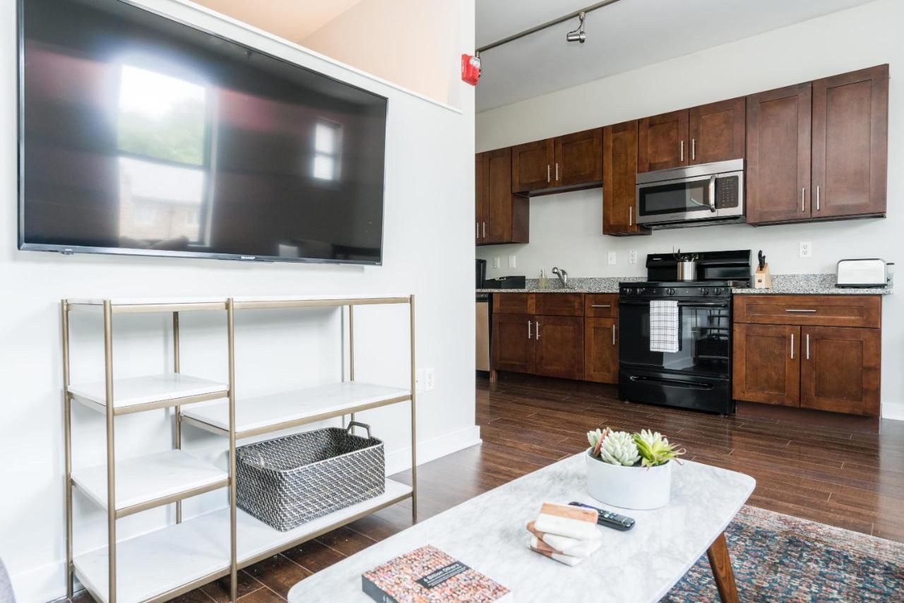 Apartment Cozysuites Musicrow Astonishing With Free Parking 07