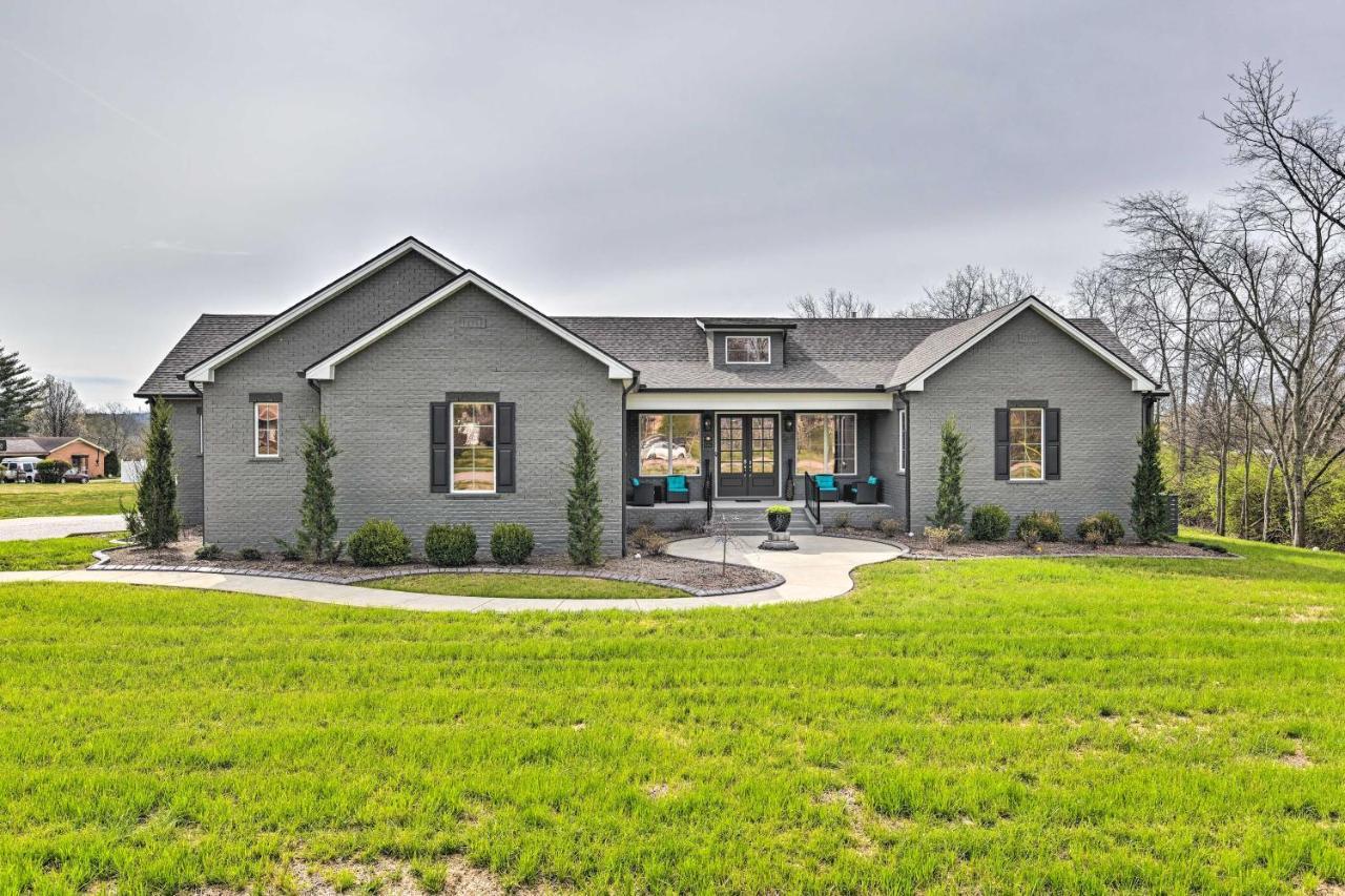 Beautiful Near Downtown With Hot Tub! * Nashville
