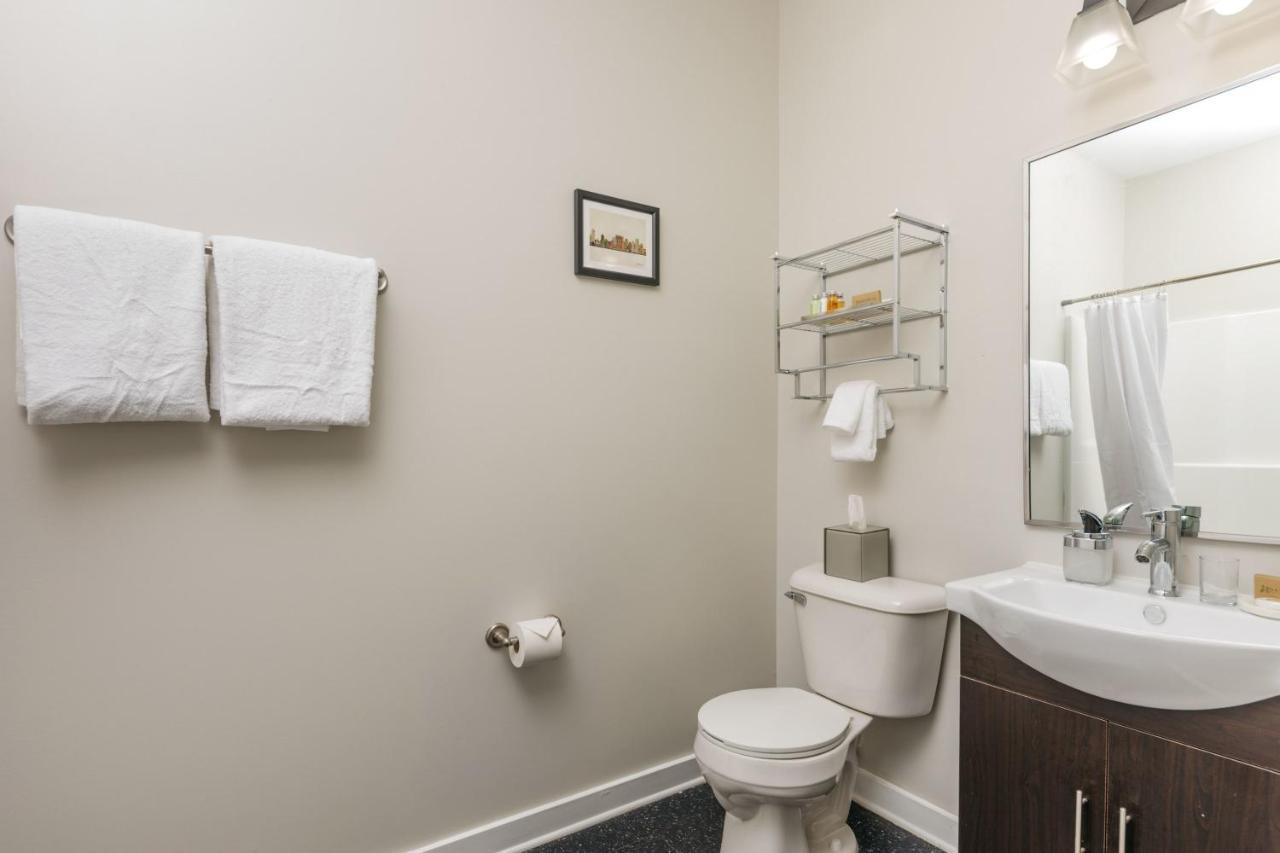 Cozysuites Music Row Spacious 2br With Free Parking 40 Apartment