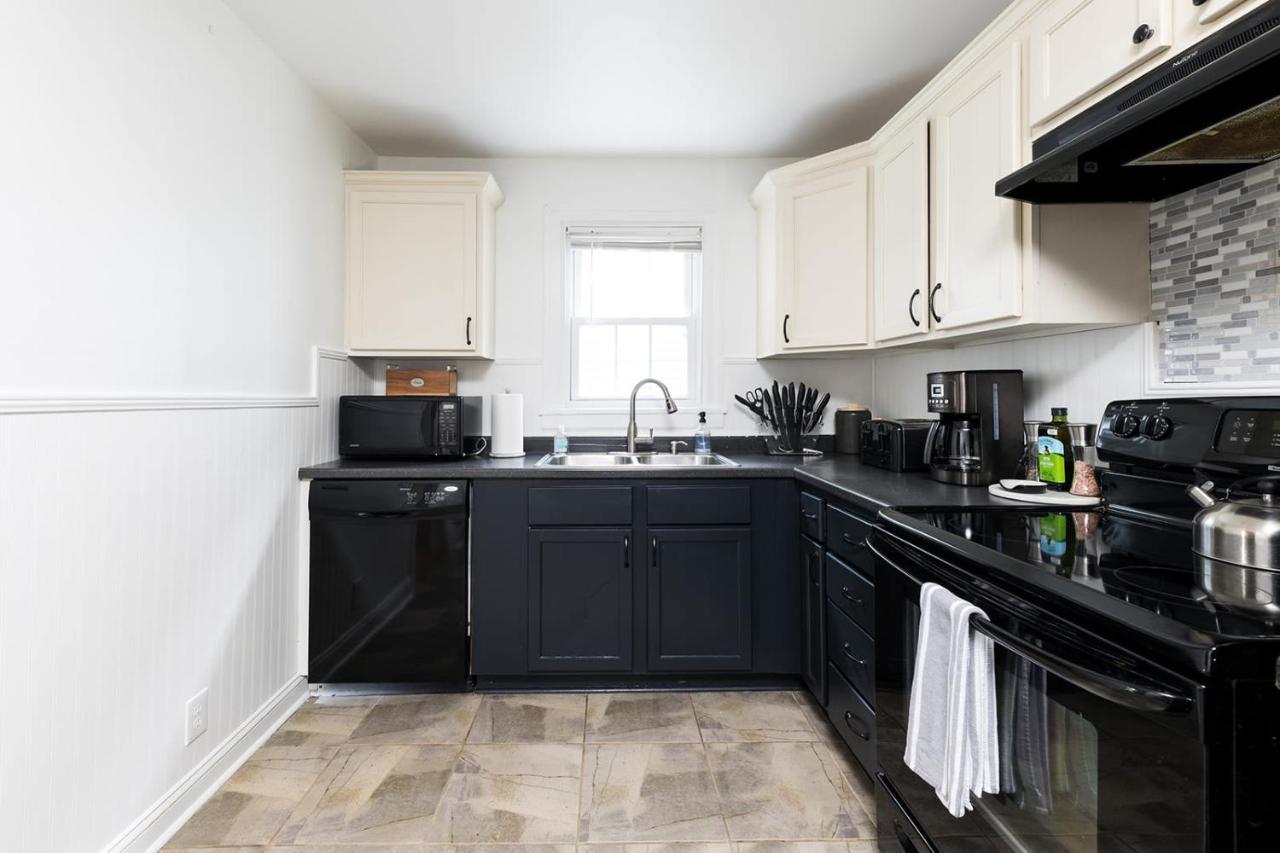 Holiday home The Hamilton - 3 Bedroom 2 Ba - 1 5 Mi To Broadway