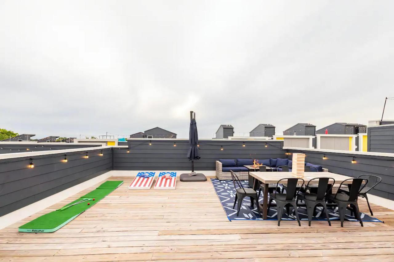 Holiday home Rooftop Skyline View - Karaoke Stage - 4 Bedroom
