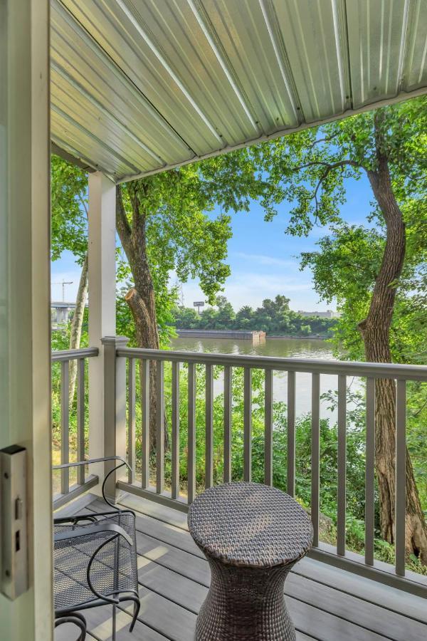 Nash Gold Private - 2bed, 2bath, Sleep 6, 25 Min Walk To Broadway And Attractions, Pool, Gym * Nashville