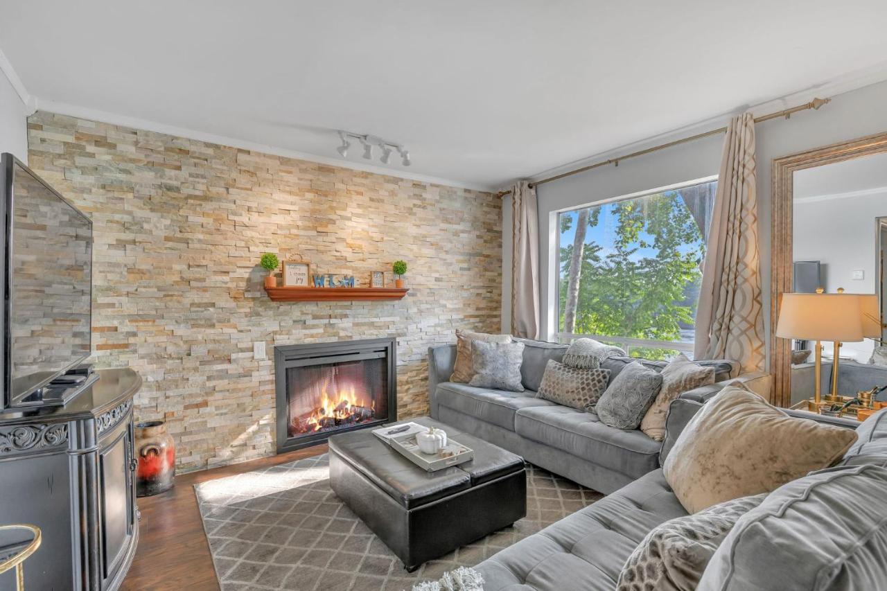 Nash Gold Private - 2bed, 2bath, Sleep 6, 25 Min Walk To Broadway And Attractions, Pool, Gym * Nashville