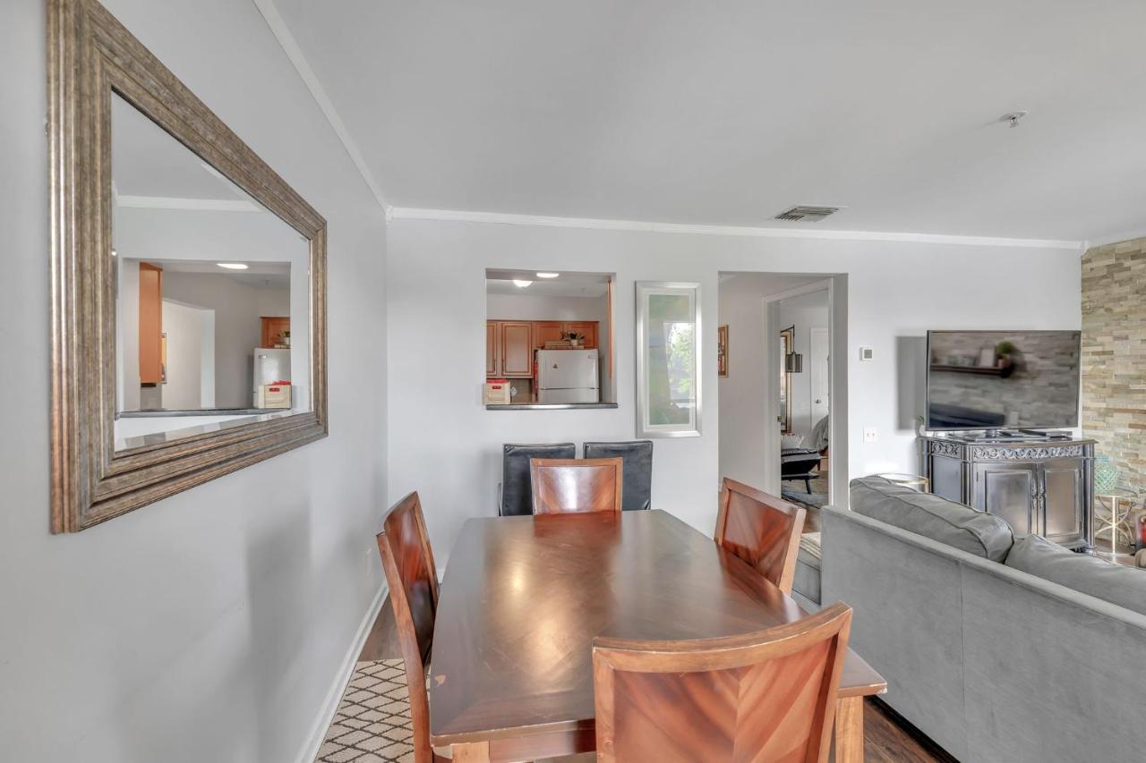 Nash Gold Private - 2bed, 2bath, Sleep 6, 25 Min Walk To Broadway And Attractions, Pool, Gym