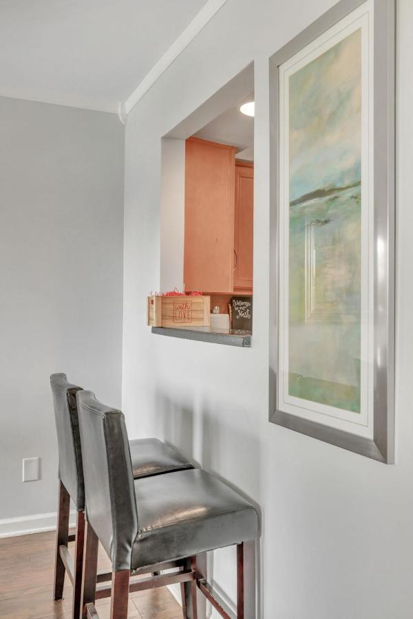 Apartment Nash Gold Private - 2bed, 2bath, Sleep 6, 25 Min Walk To Broadway And Attractions, Pool, Gym