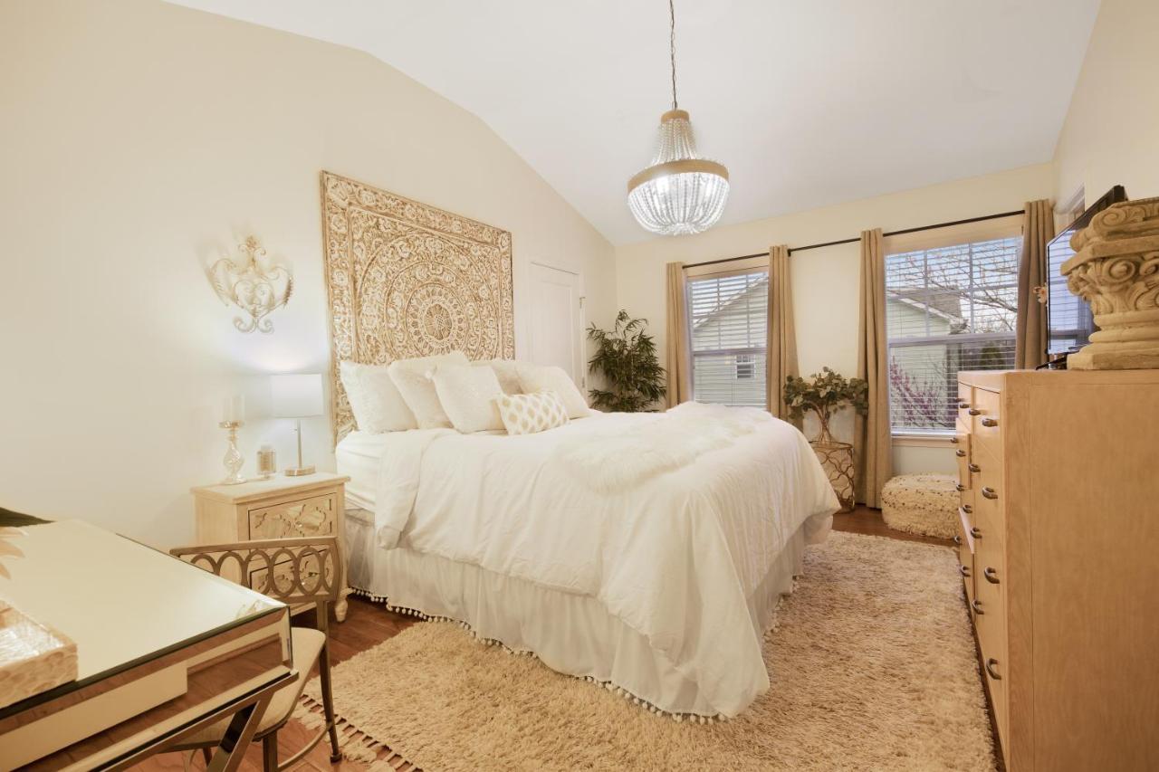 Relax In Style Near The Heart Of Music Holiday home *