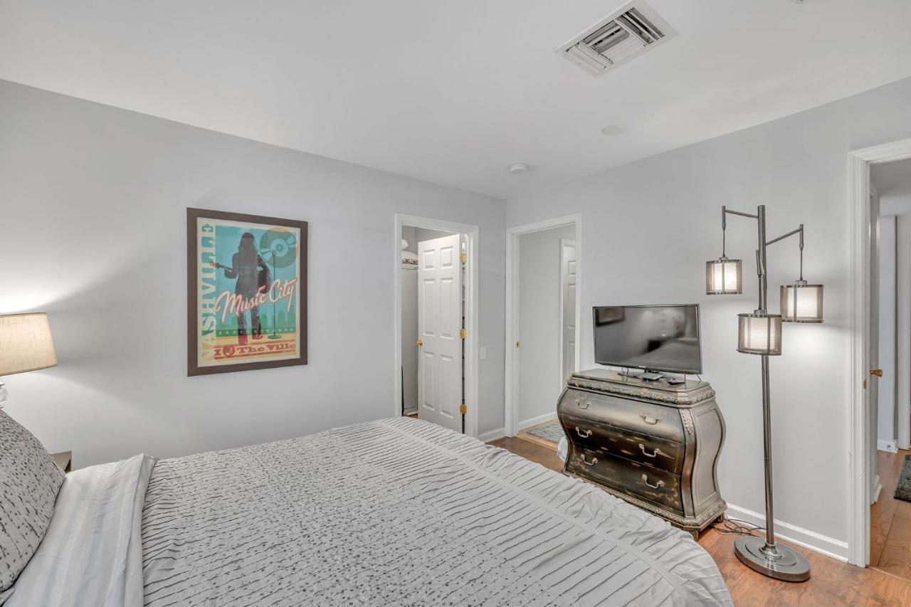 Apartment Nash Gold Private - 2bed, 2bath, Sleep 6, 25 Min Walk To Broadway And Attractions, Pool, Gym Nashville