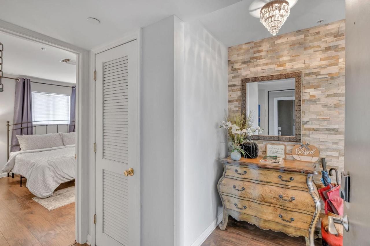 Nash Gold Private - 2bed, 2bath, Sleep 6, 25 Min Walk To Broadway And Attractions, Pool, Gym Nashville