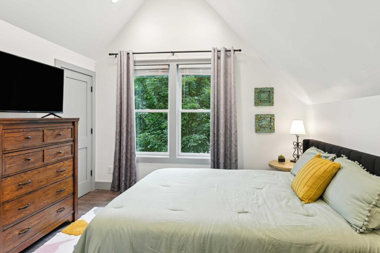 Vacation Near Bridgestone Arena! Nashville