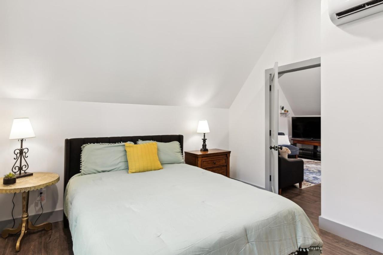 Vacation Near Bridgestone Arena! Apartment