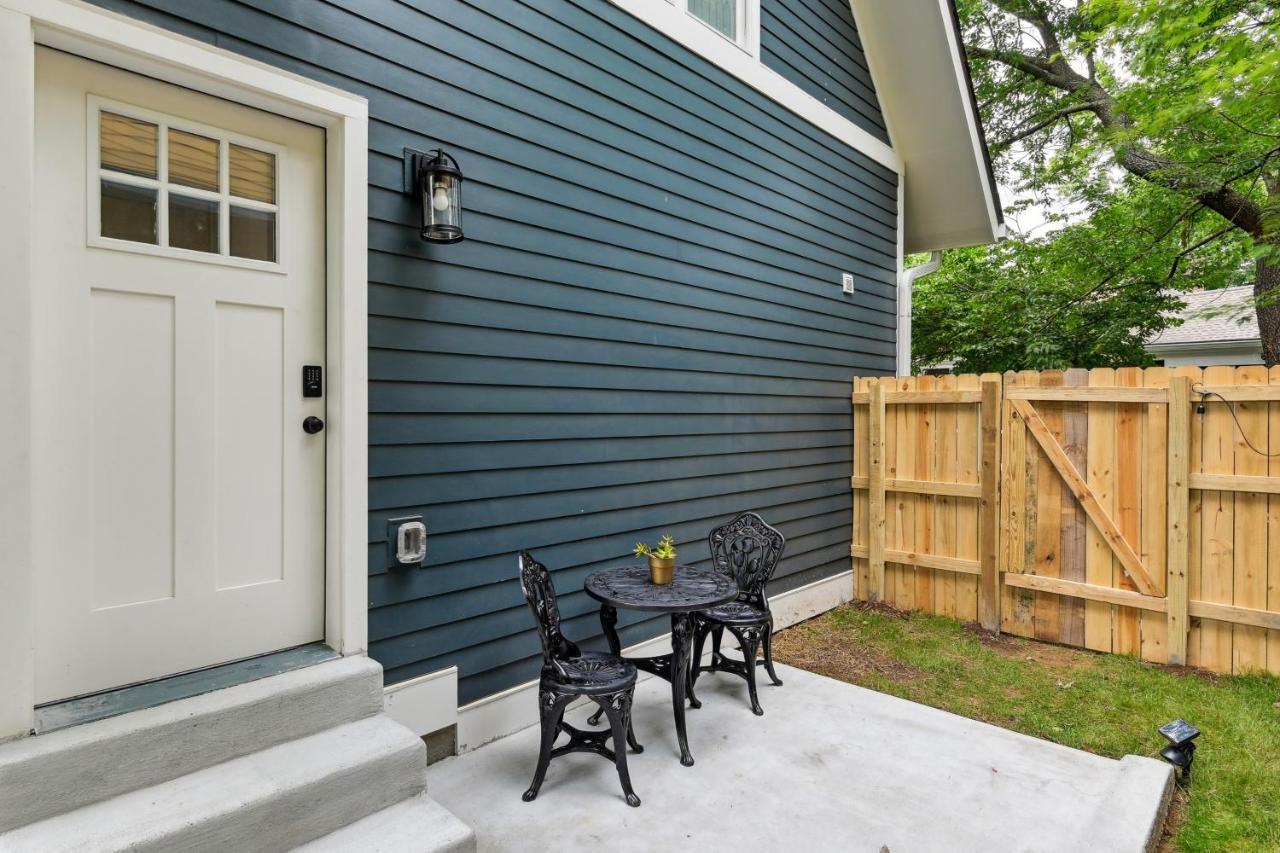 Vacation Near Bridgestone Arena! Apartment Nashville