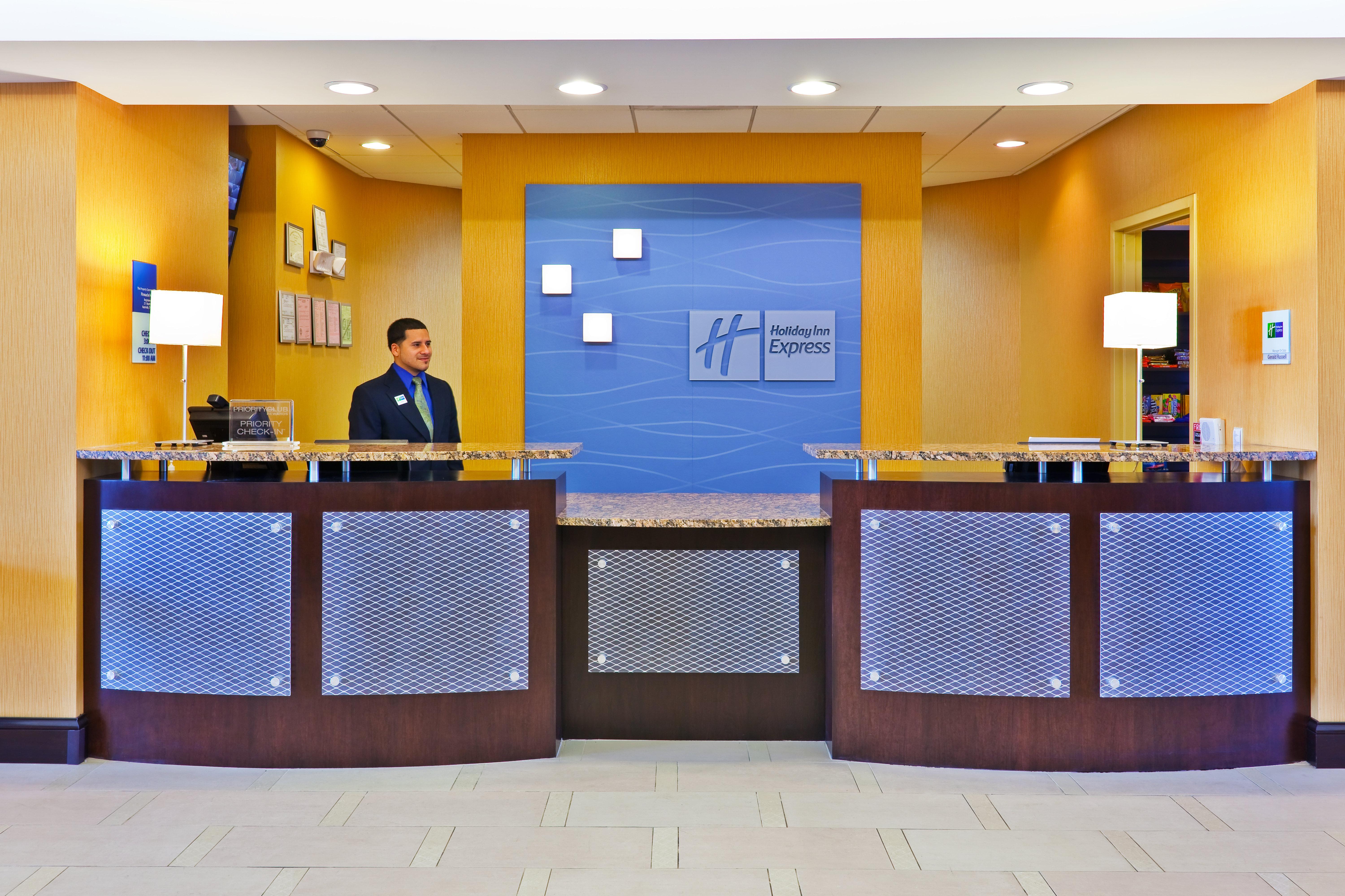 Hotel Express Nashville-opryland By Ihg Nashville