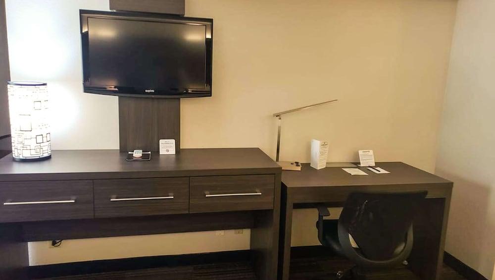 Alexis And Hotel Nashville