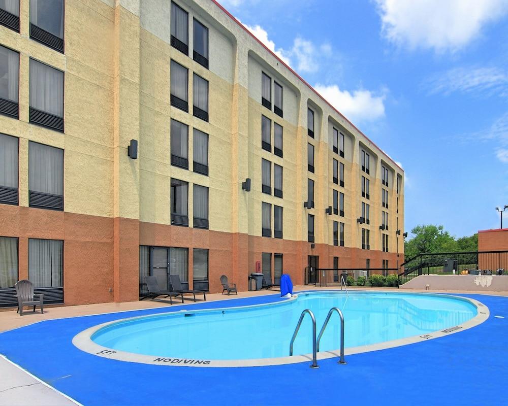 Motel Red Roof - Music Nashville