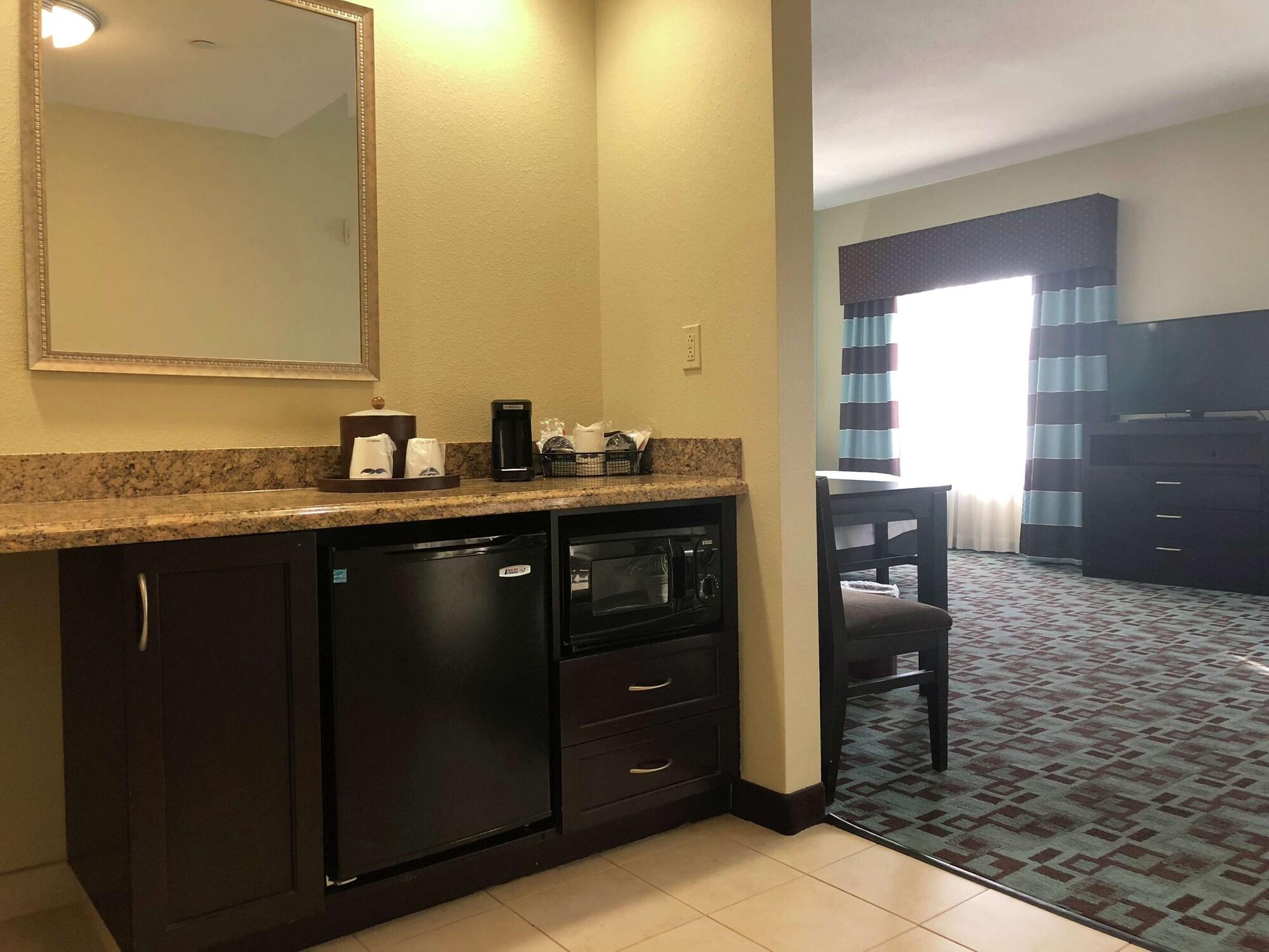 Hotel Hampton & At Opryland 3*