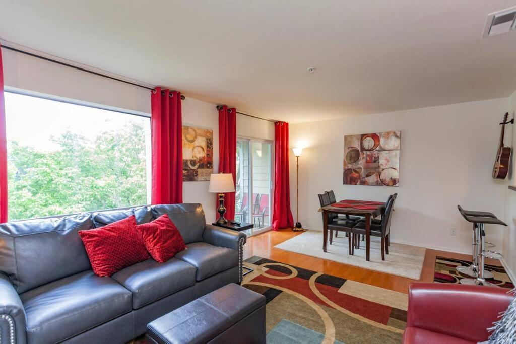 New Listing Gorgeous Downtown On The River Walk To #2 Apartment Nashville