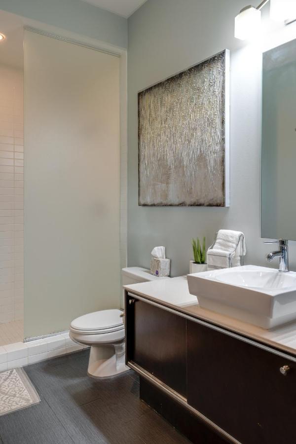 Holiday home Lux Living In 6th Floor Located In East Minutes To Downtown Nashville