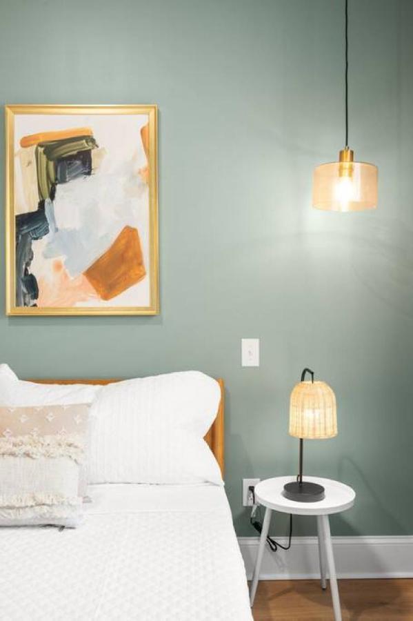 Chic And Cozy Designer 3 Miles To Downtown