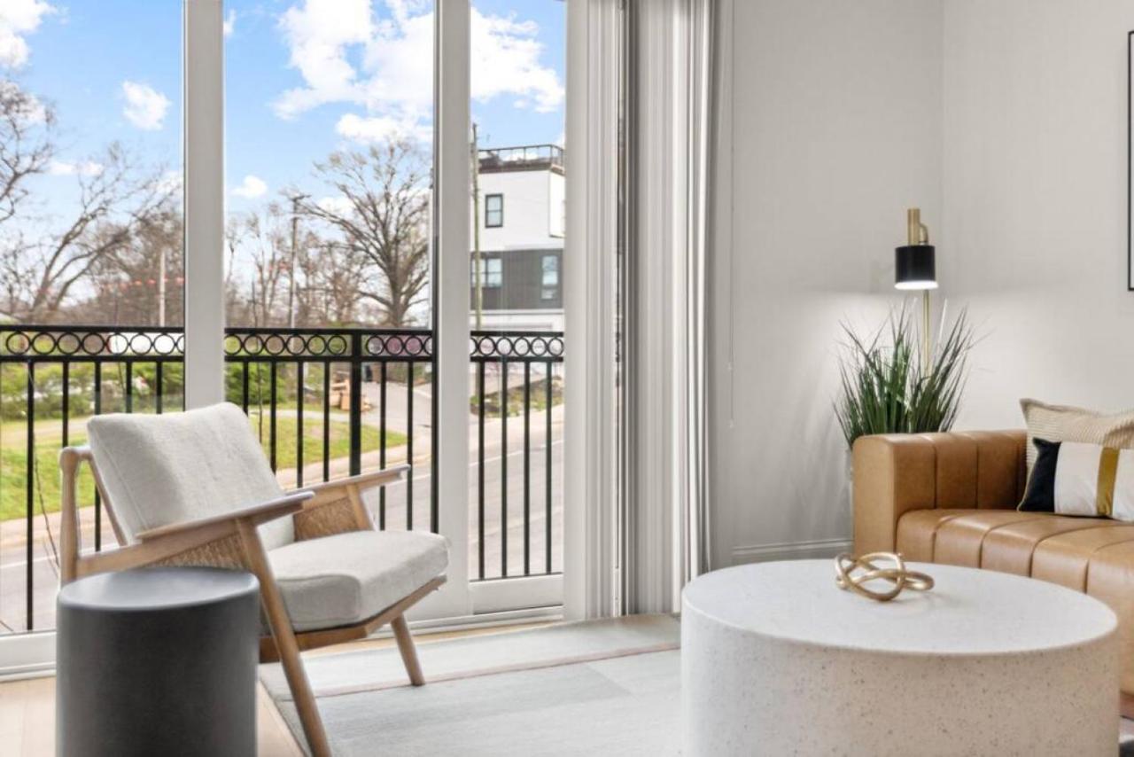 Chic Spacious 2 Bedroom Walk To Coffee And Restaurants *