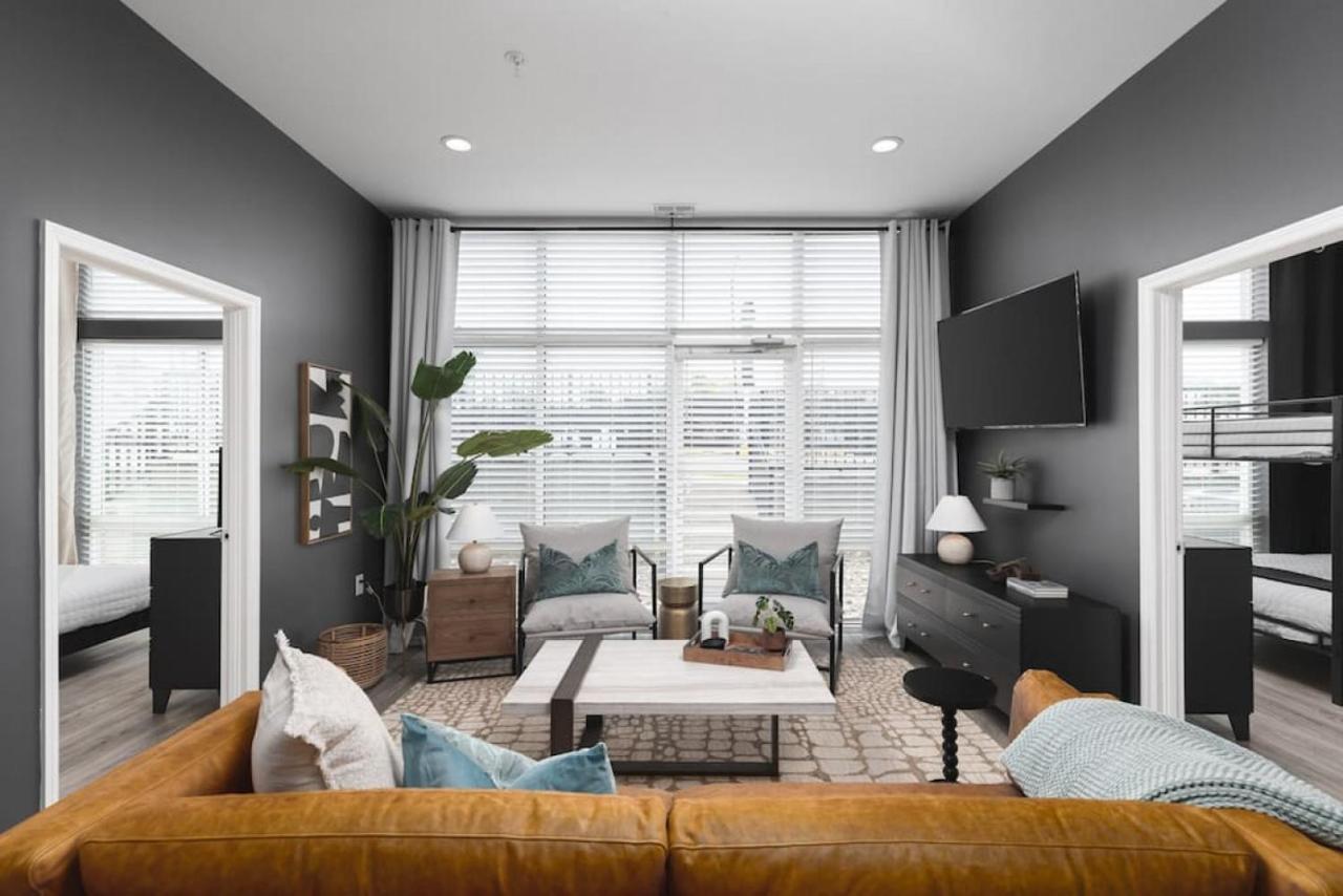 Apartment Chic 4 Bedroom, 7 Beds - Walk To Restaurants Nashville