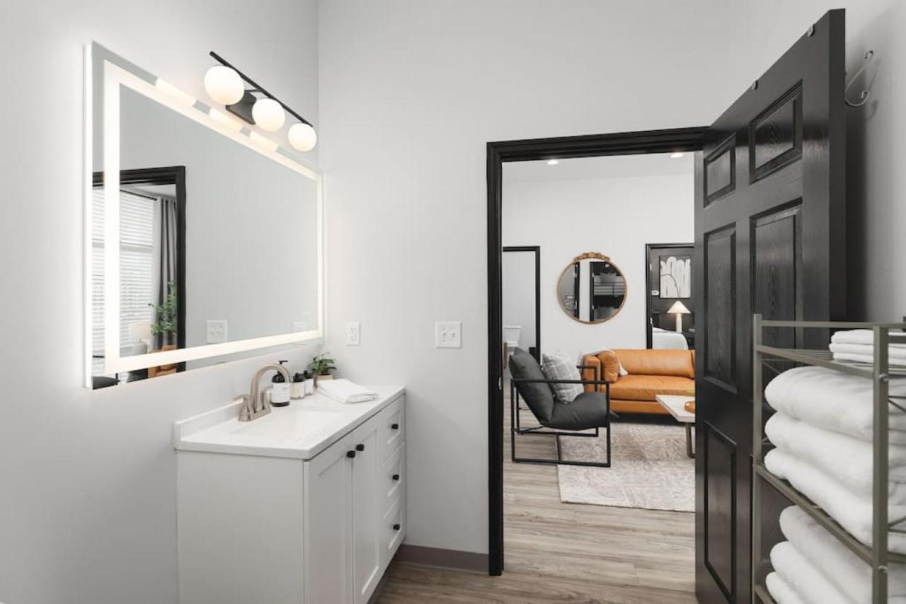 Modern Comfort Only 2 Mile To Downtown Broadway Nashville