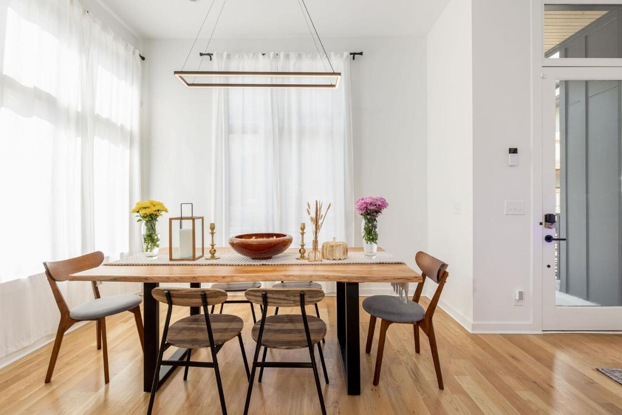 Extra Spacious 4 Bed / 4.5 Bath Music Row * Nashville