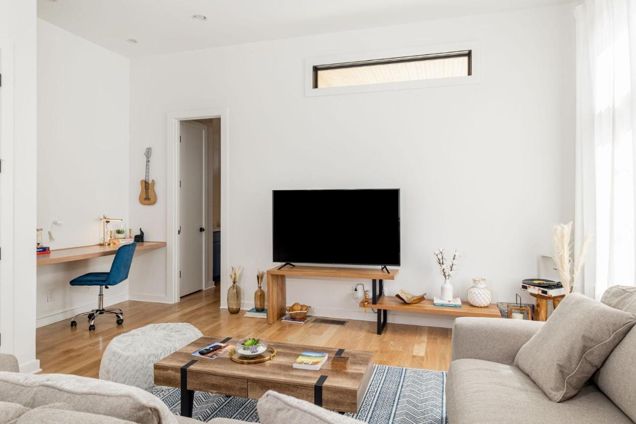 Extra Spacious 4 Bed / 4.5 Bath Music Row Nashville