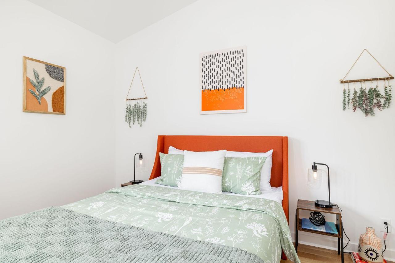 Extra Spacious 4 Bed / 4.5 Bath Music Row