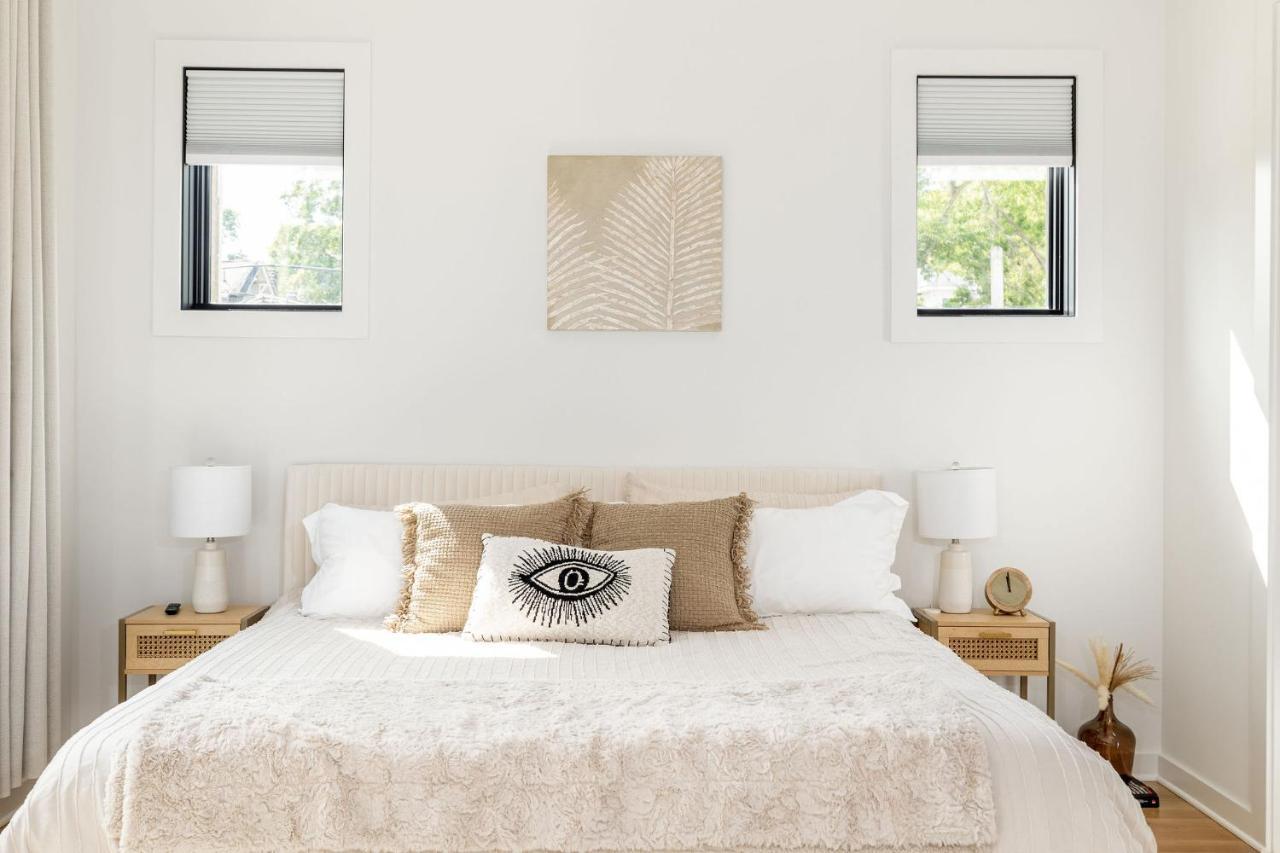 Extra Spacious 4 Bed / 4.5 Bath Music Row Holiday home Nashville