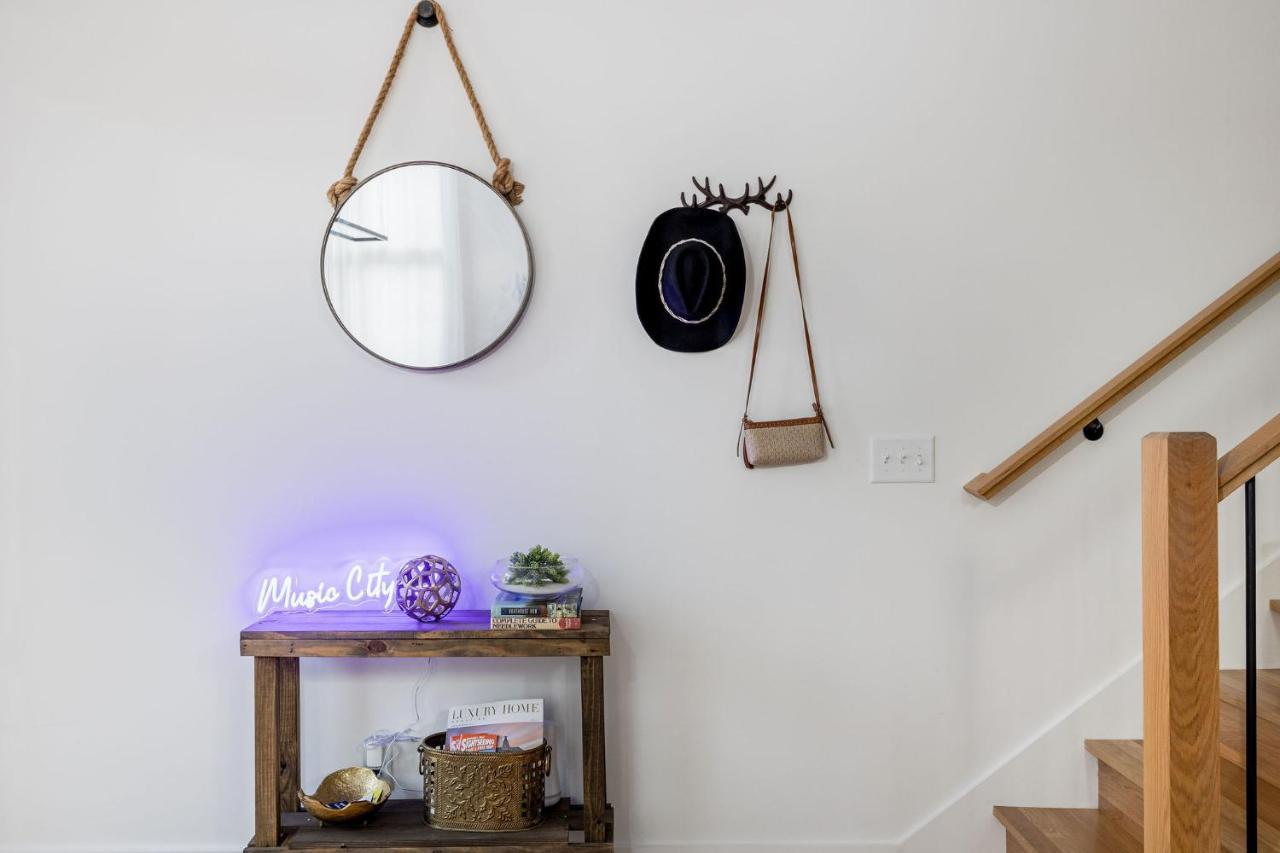 Extra Spacious 4 Bed / 4.5 Bath Music Row * Nashville