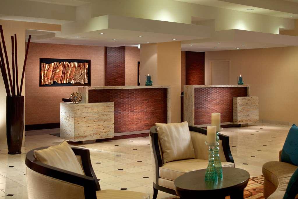 Sonesta Airport 4*